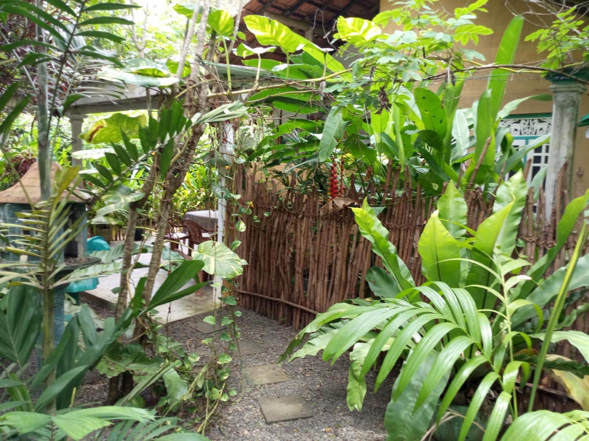 Hiriketiya Mahi Surf Apartment Dikwella Exterior foto